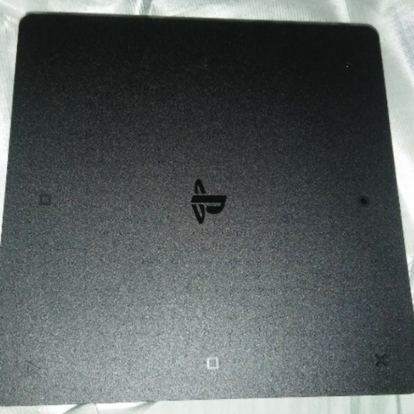 Ps4 slim 1TB
